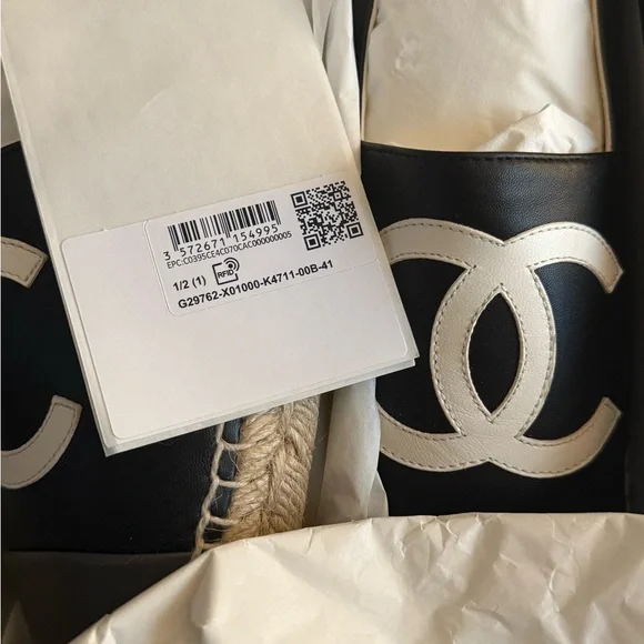 CHANEL Black and White Espadrilles with CC Logo - Picture 11 of 11